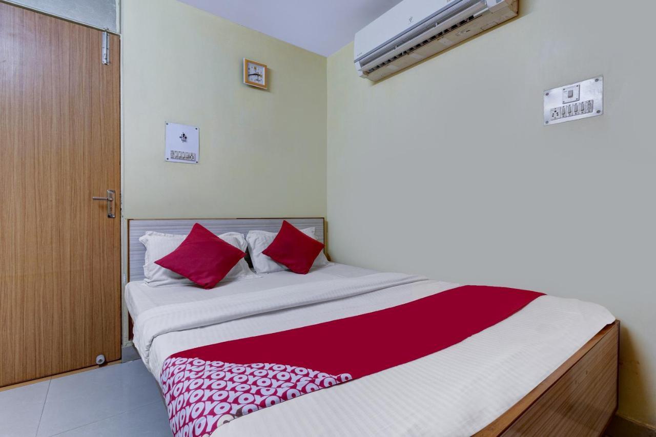 Oyo Hotel Satguru Dzsamsedpur Kültér fotó